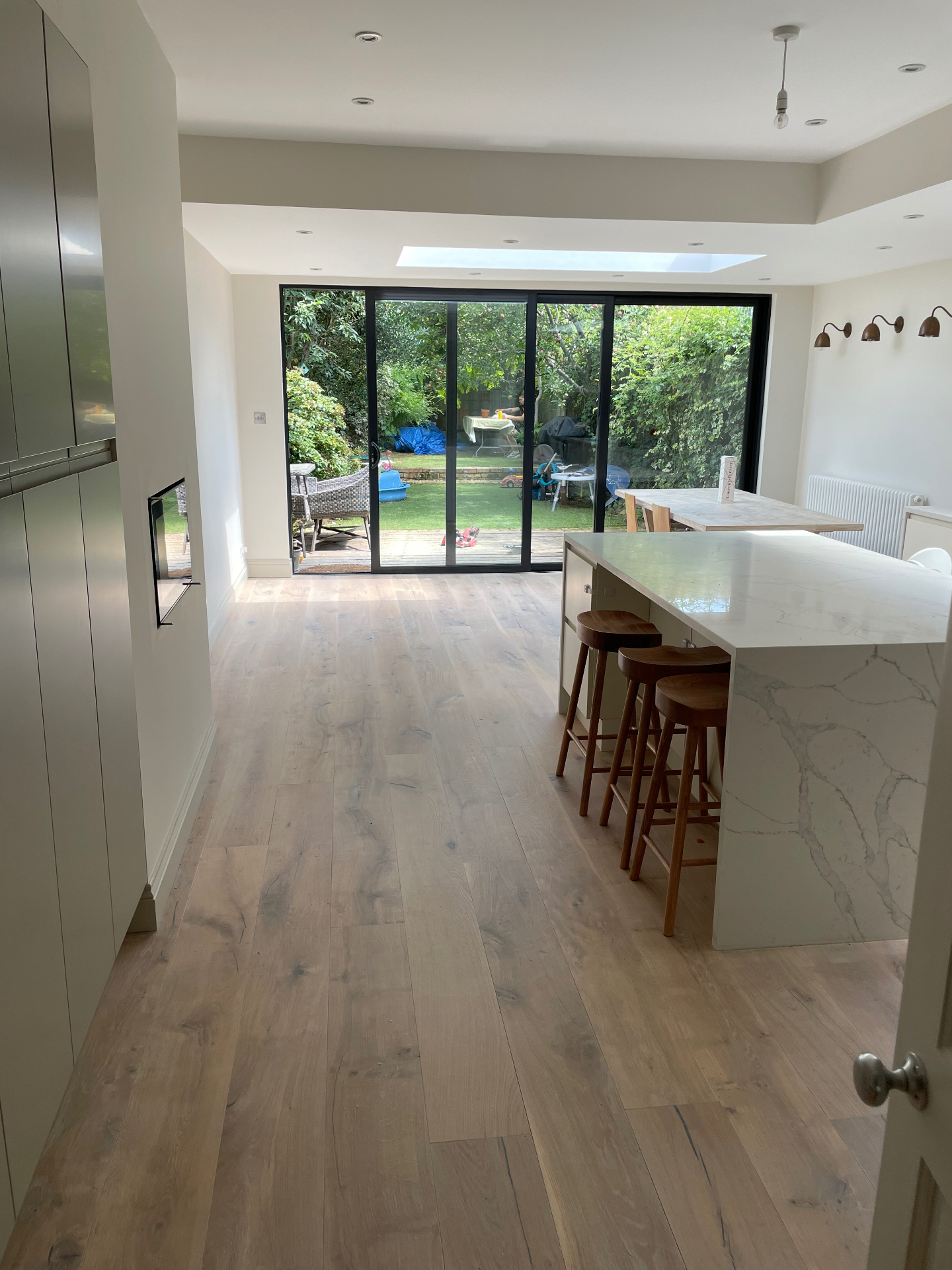 Completed renovation photo 2 of Side-return extension, Earlsfield in Earlsfield, Wandsworth showing high-quality finishes and construction work by Bluebird Spaces