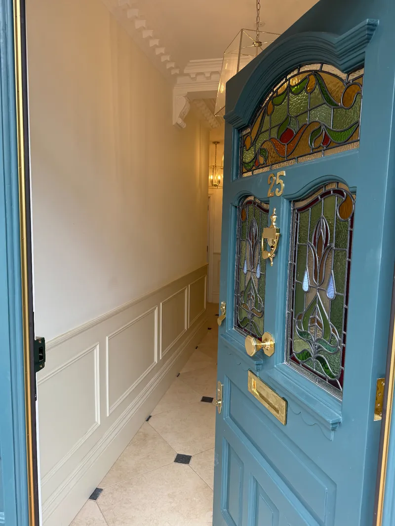 Complete townhouse refurbishment and period property renovation in Chiswick, West London by Bluebird Spaces