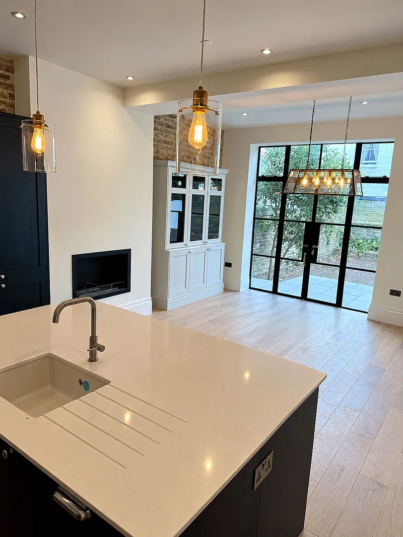 Complete townhouse refurbishment and period property renovation in Chiswick, West London by Bluebird Spaces
